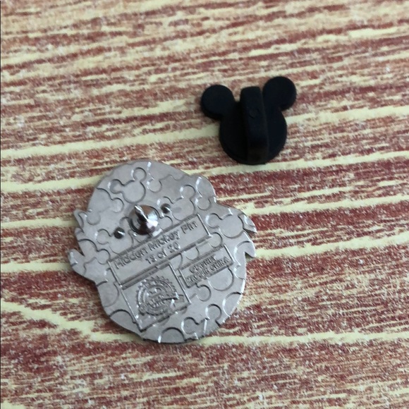 Aladdin Trading Pin - Picture 2 of 2